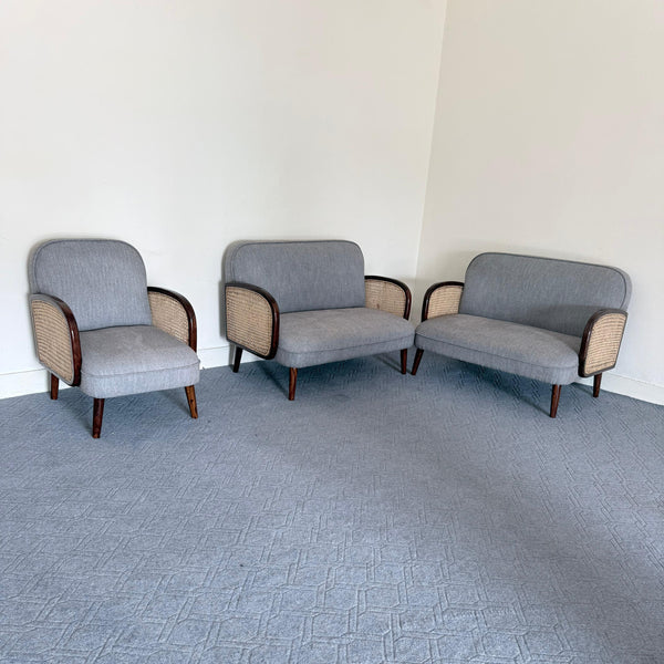 Riwayat Sofa Set